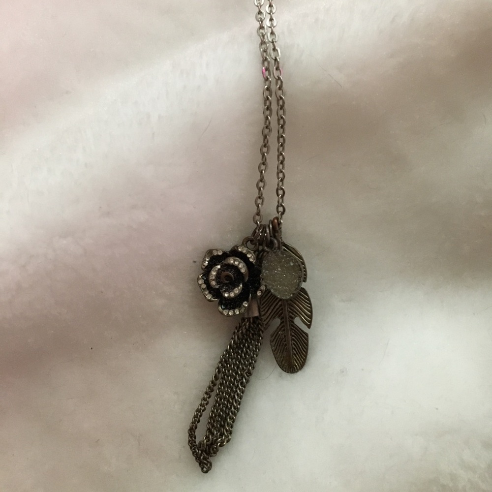 Elegant Feather and Flower Charm Pendant  Necklace